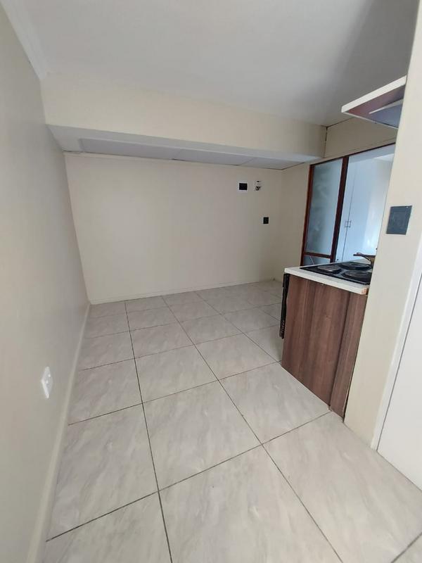 To Let 1 Bedroom Property for Rent in Goodwood Central Western Cape